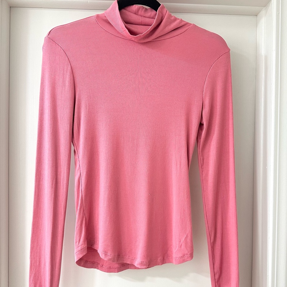 Sunday Best Aritzia Pink Ribbed Turtleneck Top, Size Medium